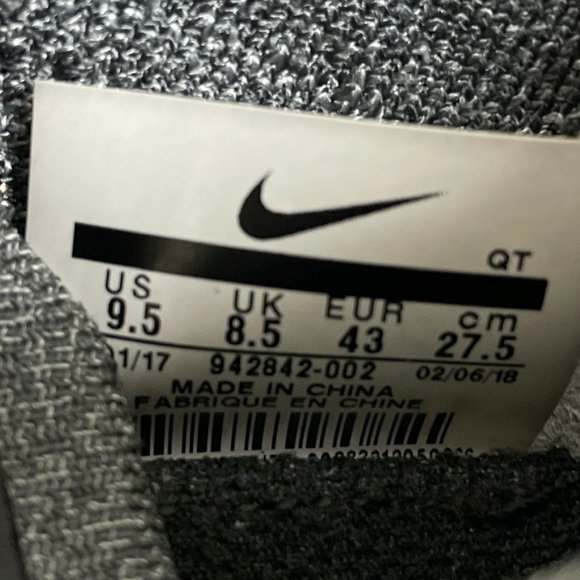 Nike Air Vapormax Flyknit 2 Running Shoes - Picture 8 of 11